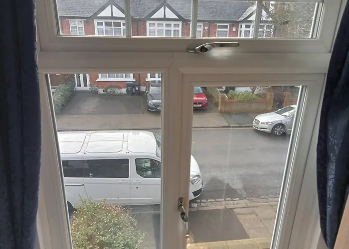 Serene House Rental In Kent Private Room With Modern Amenities, Wi-Fi And Tv